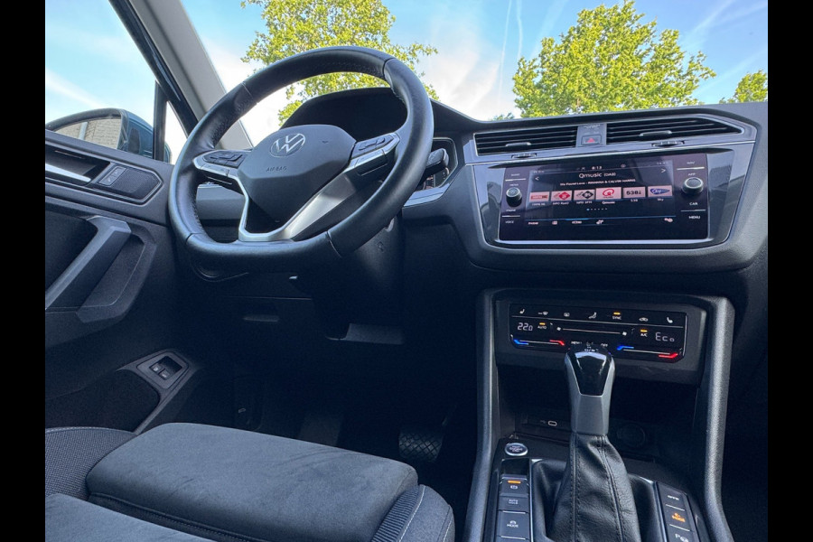 Volkswagen Tiguan 1.4 TSI eHybrid Elegance 180 kw / 245 Pk IQ LIGHT / TREKHAAK / ELEKT KLEP / ERGO COMFORT MASS STOEL / CAM / NAVI
