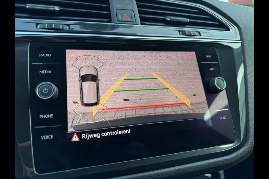 Volkswagen Tiguan 1.4 TSI eHybrid Elegance 180 kw / 245 Pk IQ LIGHT / TREKHAAK / ELEKT KLEP / ERGO COMFORT MASS STOEL / CAM / NAVI