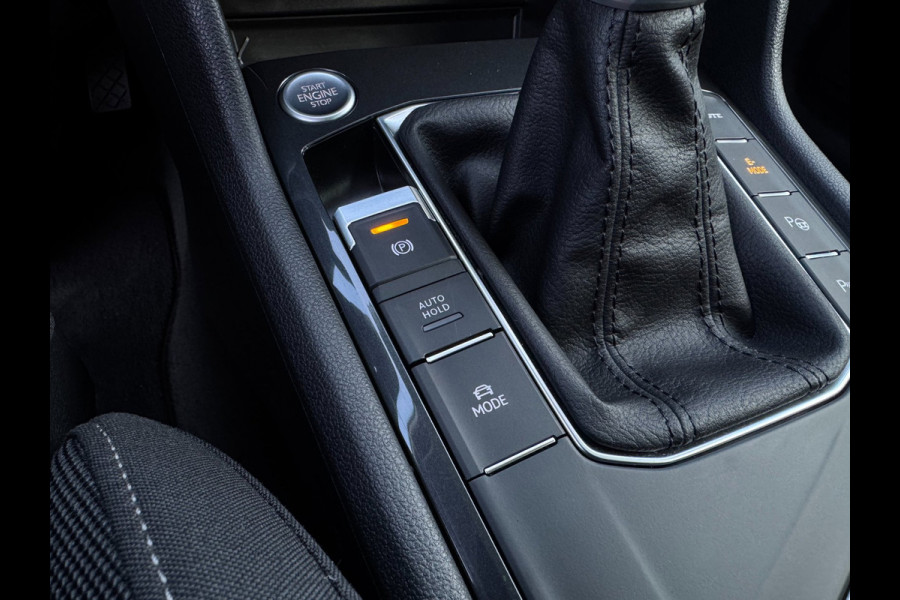 Volkswagen Tiguan 1.4 TSI eHybrid Elegance 180 kw / 245 Pk IQ LIGHT / TREKHAAK / ELEKT KLEP / ERGO COMFORT MASS STOEL / CAM / NAVI