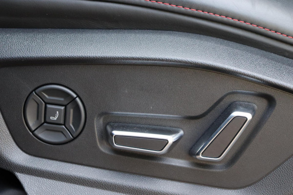 Audi RS Q8 4.0 TFSI quattro Dynamic+ B&O adv. dubbel glas trekhaak standkachel massage-stoelen schuifdak enz.