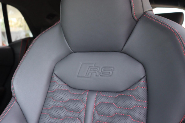 Audi RS Q8 4.0 TFSI quattro Dynamic+ B&O adv. dubbel glas trekhaak standkachel massage-stoelen schuifdak enz.