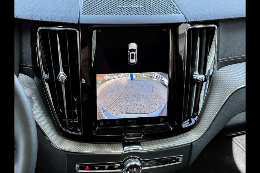 Volvo XC60 2.0 T8 Plug-in hybrid AWD Plus Dark (335kW/455PK) PANORAMA, WINTER, H&K, HuD ** 1e EIG - Ex VOLVO) ** INFORMEER OOK NAAR ONZE AANTREKKELIJKE FINANCIAL-LEASE TARIEVEN **