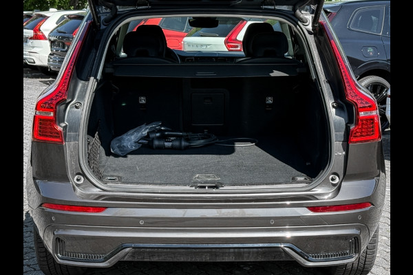 Volvo XC60 2.0 T8 Plug-in hybrid AWD Plus Dark (335kW/455PK) PANORAMA, WINTER, H&K, HuD ** 1e EIG - Ex VOLVO) ** INFORMEER OOK NAAR ONZE AANTREKKELIJKE FINANCIAL-LEASE TARIEVEN **