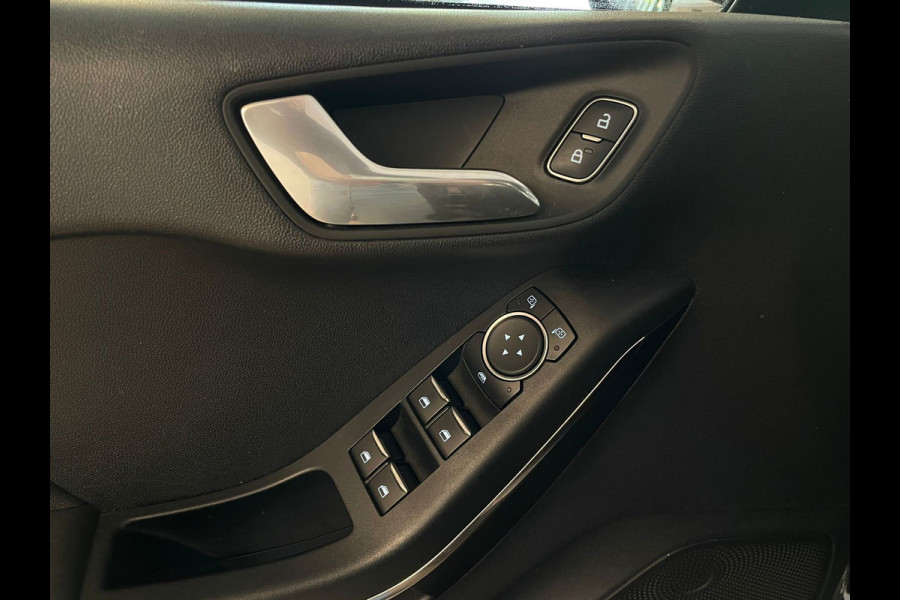 Ford Fiesta 1.0 EcoBoost ST-Line AIRCO NAVI CRUISE BLUETOOTH SCHERM VELGEN NIEUWSTAAT
