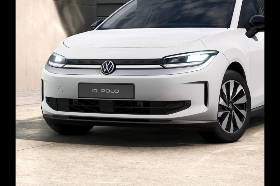 Volkswagen ID. Polo Life First Edition 52 kWh accu, 155 kW / 211 PK Ha Achteruitrijcamera | Carplay | Stoelverwarming