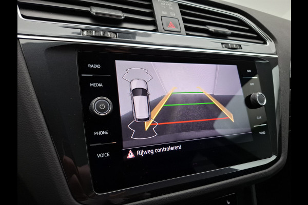 Volkswagen Tiguan 1.4 TSI eHybrid Elegance PHEV 245pk | Adaptive Cruise | Camera | Sfeerverlichting | Stoelen & Stuur Verwarmd | Apple Carplay | Navigatie | DAB | Virtual | Plug In Hybrid |