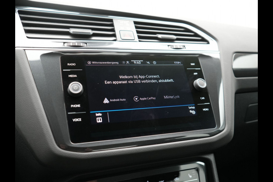 Volkswagen Tiguan 1.4 TSI eHybrid Elegance PHEV 245pk | Adaptive Cruise | Camera | Sfeerverlichting | Stoelen & Stuur Verwarmd | Apple Carplay | Navigatie | DAB | Virtual | Plug In Hybrid |