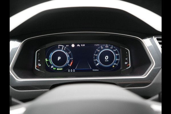 Volkswagen Tiguan 1.4 TSI eHybrid Elegance PHEV 245pk | Adaptive Cruise | Camera | Sfeerverlichting | Stoelen & Stuur Verwarmd | Apple Carplay | Navigatie | DAB | Virtual | Plug In Hybrid |