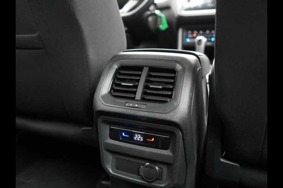 Volkswagen Tiguan 1.4 TSI eHybrid Elegance PHEV 245pk | Adaptive Cruise | Camera | Sfeerverlichting | Stoelen & Stuur Verwarmd | Apple Carplay | Navigatie | DAB | Virtual | Plug In Hybrid |