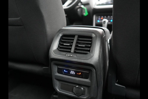 Volkswagen Tiguan 1.4 TSI eHybrid Elegance PHEV 245pk | Adaptive Cruise | Camera | Sfeerverlichting | Stoelen & Stuur Verwarmd | Apple Carplay | Navigatie | DAB | Virtual | Plug In Hybrid |