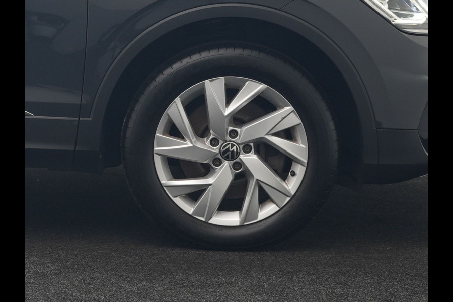 Volkswagen Tiguan 1.4 TSI eHybrid Elegance PHEV 245pk | Adaptive Cruise | Camera | Sfeerverlichting | Stoelen & Stuur Verwarmd | Apple Carplay | Navigatie | DAB | Virtual | Plug In Hybrid |