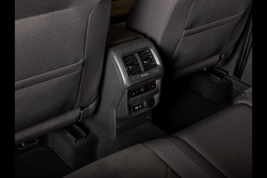Volkswagen Tiguan 2.0 TSI 4Motion Elegance / 190pk / Trekhaak / Achteruitrij camera / Stoel verwarming voor en achter /