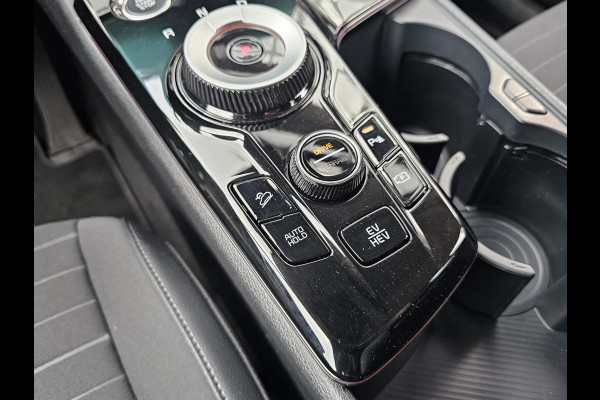 Kia Sportage 1.6 T-GDi Plug-in Hybrid AWD Spirit | Pano | LED | Trekhaak | Stoel & stuurverwarming | Keyless | Elek. achterklep | Elek. stoelen | ACC | All- seasons | Black pack |