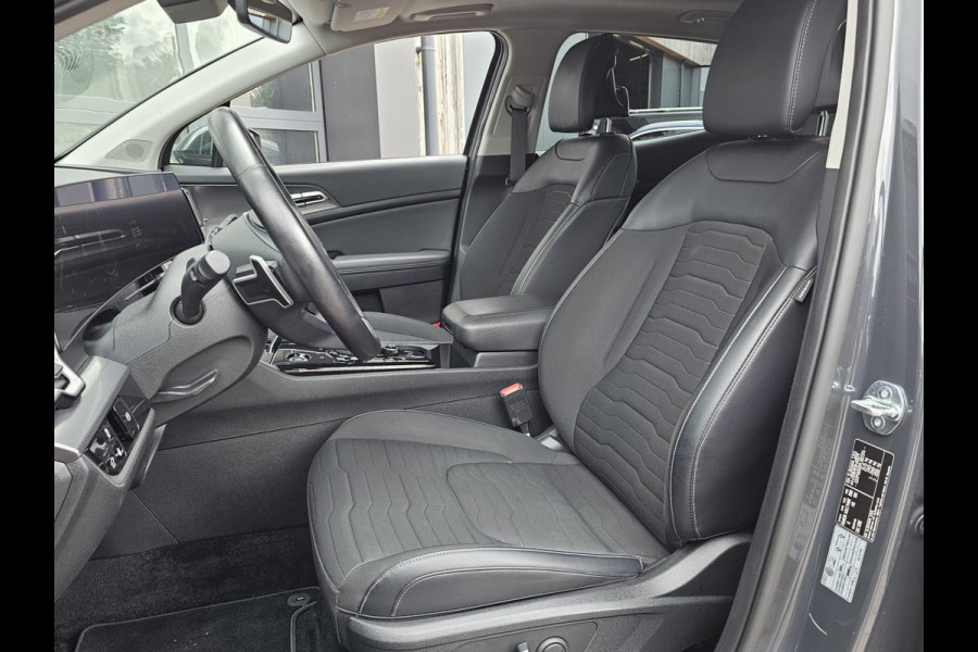 Kia Sportage 1.6 T-GDi Plug-in Hybrid AWD Spirit | Pano | LED | Trekhaak | Stoel & stuurverwarming | Keyless | Elek. achterklep | Elek. stoelen | ACC | All- seasons | Black pack |
