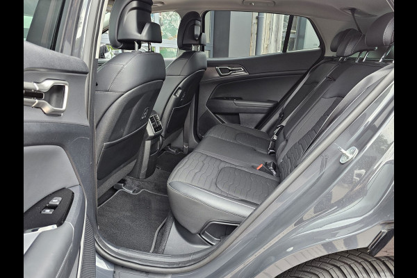 Kia Sportage 1.6 T-GDi Plug-in Hybrid AWD Spirit | Pano | LED | Trekhaak | Stoel & stuurverwarming | Keyless | Elek. achterklep | Elek. stoelen | ACC | All- seasons | Black pack |