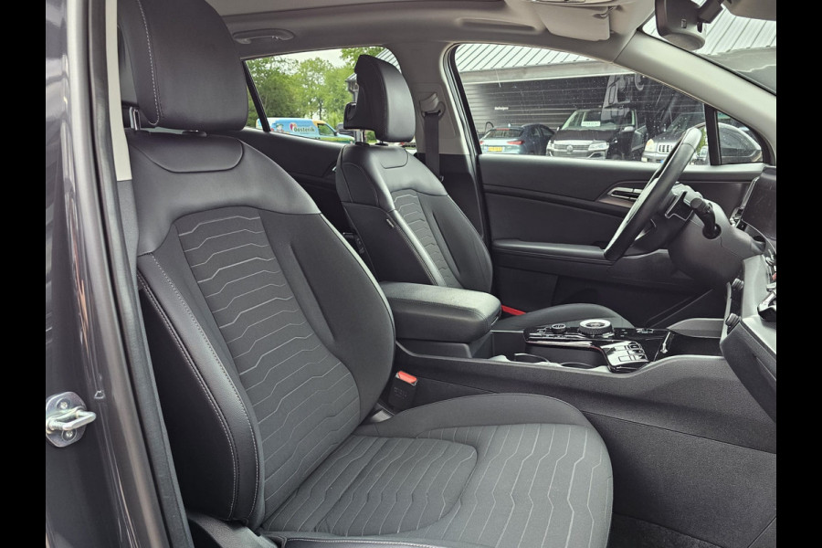 Kia Sportage 1.6 T-GDi Plug-in Hybrid AWD Spirit | Pano | LED | Trekhaak | Stoel & stuurverwarming | Keyless | Elek. achterklep | Elek. stoelen | ACC | All- seasons | Black pack |