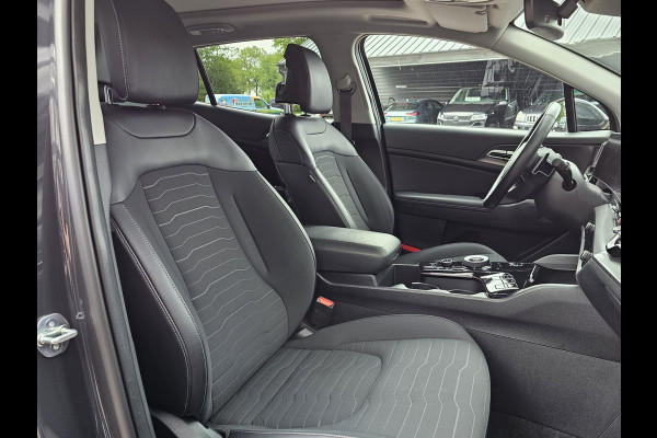 Kia Sportage 1.6 T-GDi Plug-in Hybrid AWD Spirit | Pano | LED | Trekhaak | Stoel & stuurverwarming | Keyless | Elek. achterklep | Elek. stoelen | ACC | All- seasons | Black pack |
