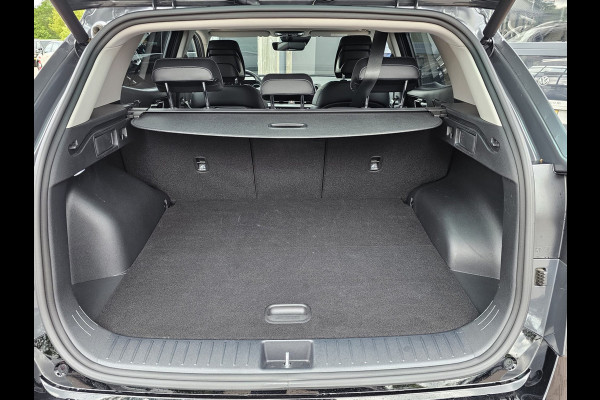 Kia Sportage 1.6 T-GDi Plug-in Hybrid AWD Spirit | Pano | LED | Trekhaak | Stoel & stuurverwarming | Keyless | Elek. achterklep | Elek. stoelen | ACC | All- seasons | Black pack |