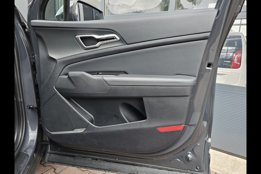 Kia Sportage 1.6 T-GDi Plug-in Hybrid AWD Spirit | Pano | LED | Trekhaak | Stoel & stuurverwarming | Keyless | Elek. achterklep | Elek. stoelen | ACC | All- seasons | Black pack |