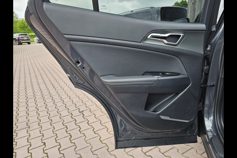 Kia Sportage 1.6 T-GDi Plug-in Hybrid AWD Spirit | Pano | LED | Trekhaak | Stoel & stuurverwarming | Keyless | Elek. achterklep | Elek. stoelen | ACC | All- seasons | Black pack |