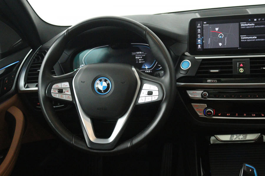 BMW iX3 High Executive 80 kWh (PANORAMADAK, 360 CAMERA, SFEERVERLICHTING, ADAPTIVE CRUISE, TREKHAAK WEGKLAPBAAR, AUTOPILOT)