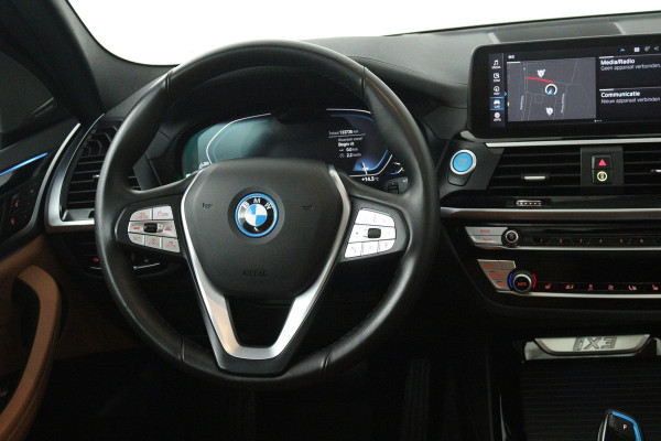 BMW iX3 High Executive 80 kWh (PANORAMADAK, 360 CAMERA, SFEERVERLICHTING, ADAPTIVE CRUISE, TREKHAAK WEGKLAPBAAR, AUTOPILOT)