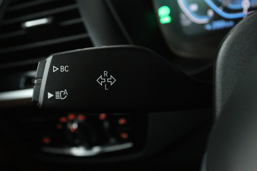 BMW iX3 High Executive 80 kWh (PANORAMADAK, 360 CAMERA, SFEERVERLICHTING, ADAPTIVE CRUISE, TREKHAAK WEGKLAPBAAR, AUTOPILOT)