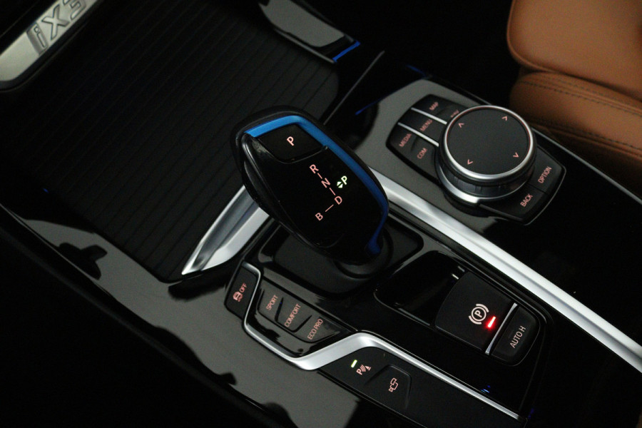 BMW iX3 High Executive 80 kWh (PANORAMADAK, 360 CAMERA, SFEERVERLICHTING, ADAPTIVE CRUISE, TREKHAAK WEGKLAPBAAR, AUTOPILOT)