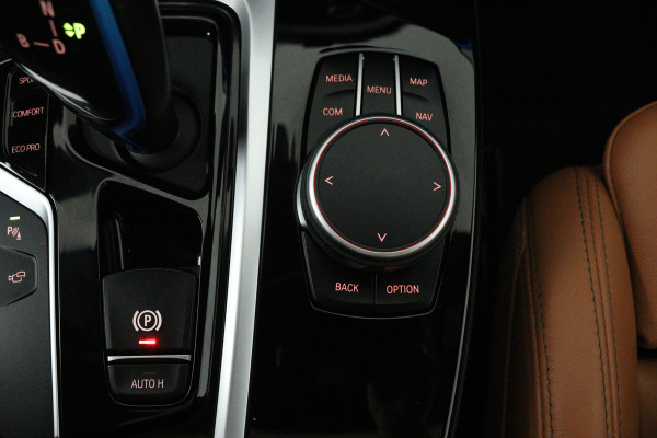 BMW iX3 High Executive 80 kWh (PANORAMADAK, 360 CAMERA, SFEERVERLICHTING, ADAPTIVE CRUISE, TREKHAAK WEGKLAPBAAR, AUTOPILOT)