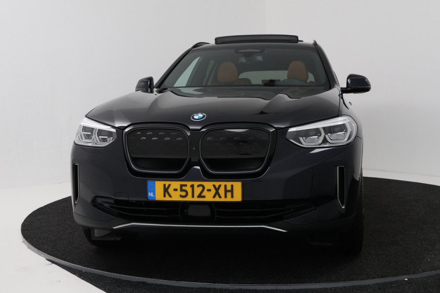 BMW iX3 High Executive 80 kWh (PANORAMADAK, 360 CAMERA, SFEERVERLICHTING, ADAPTIVE CRUISE, TREKHAAK WEGKLAPBAAR, AUTOPILOT)