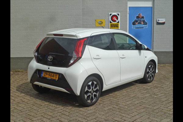 Toyota Aygo 1.0 VVT-i x-cite|Camera|Apple-Carplay/Android-Auto|Climate-Control|LM-Velgen|Cruise-Control|Dealer-onderhouden