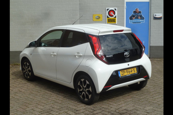 Toyota Aygo 1.0 VVT-i x-cite|Camera|Apple-Carplay/Android-Auto|Climate-Control|LM-Velgen|Cruise-Control|Dealer-onderhouden