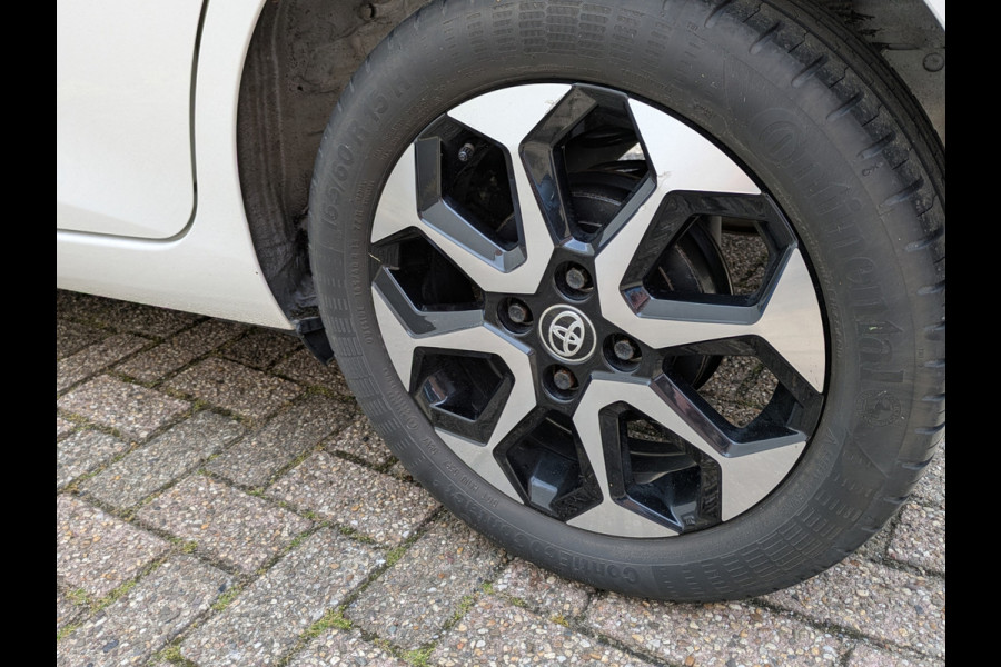 Toyota Aygo 1.0 VVT-i x-cite|Camera|Apple-Carplay/Android-Auto|Climate-Control|LM-Velgen|Cruise-Control|Dealer-onderhouden
