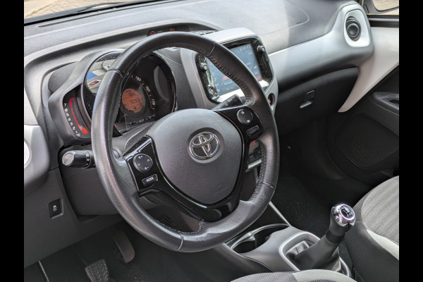 Toyota Aygo 1.0 VVT-i x-cite|Camera|Apple-Carplay/Android-Auto|Climate-Control|LM-Velgen|Cruise-Control|Dealer-onderhouden