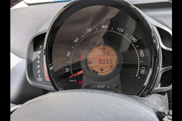 Toyota Aygo 1.0 VVT-i x-cite|Camera|Apple-Carplay/Android-Auto|Climate-Control|LM-Velgen|Cruise-Control|Dealer-onderhouden