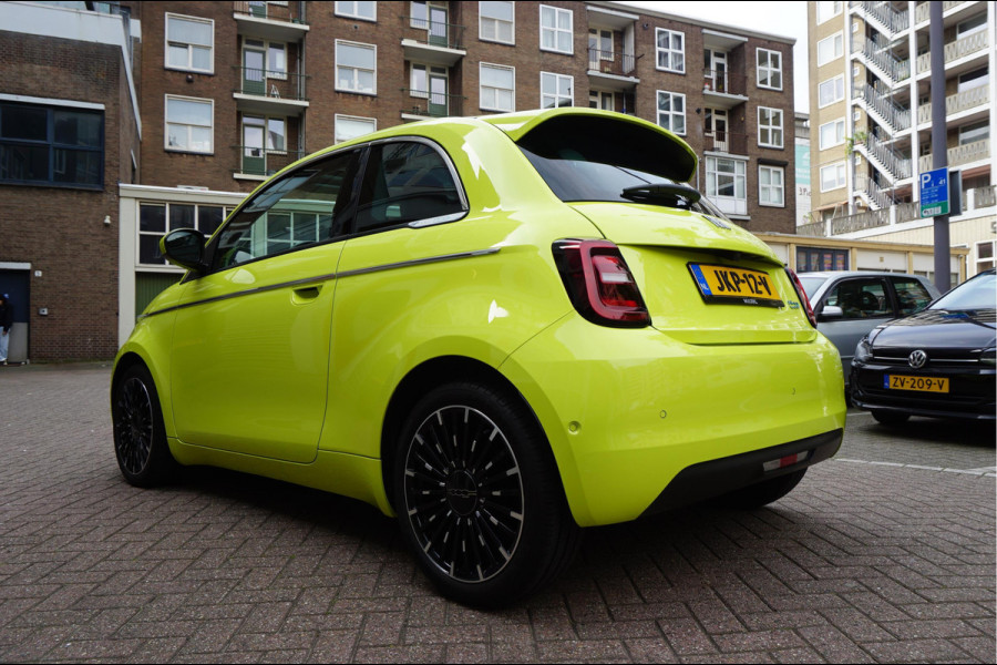 Fiat 500 e La Prima | Ultra Luxe | Leer | Panorama | Adaptive cruise + Lane | Apple Carplay | 17inck Sportvelgen | Full LED | Acid Yellow