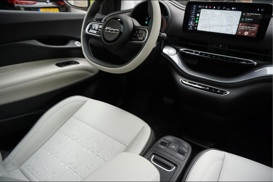 Fiat 500 e La Prima | Ultra Luxe | Leer | Panorama | Adaptive cruise + Lane | Apple Carplay | 17inck Sportvelgen | Full LED | Acid Yellow