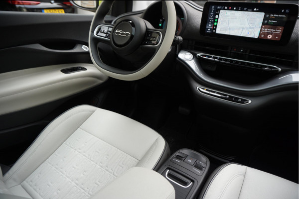 Fiat 500 e La Prima | Ultra Luxe | Leer | Panorama | Adaptive cruise + Lane | Apple Carplay | 17inck Sportvelgen | Full LED | Acid Yellow