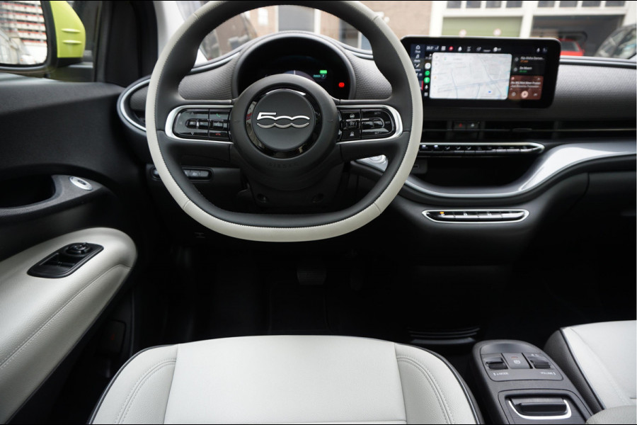 Fiat 500 e La Prima | Ultra Luxe | Leer | Panorama | Adaptive cruise + Lane | Apple Carplay | 17inck Sportvelgen | Full LED | Acid Yellow