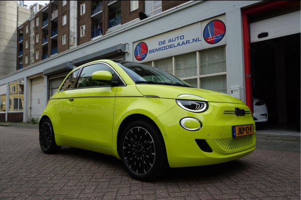 Fiat 500 e La Prima | Ultra Luxe | Leer | Panorama | Adaptive cruise + Lane | Apple Carplay | 17inck Sportvelgen | Full LED | Acid Yellow