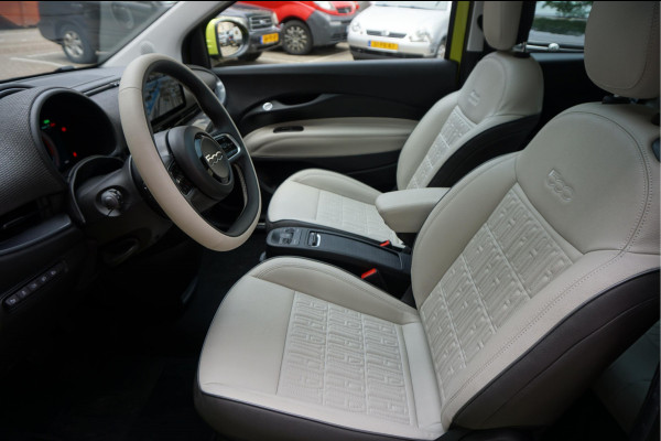 Fiat 500 e La Prima | Ultra Luxe | Leer | Panorama | Adaptive cruise + Lane | Apple Carplay | 17inck Sportvelgen | Full LED | Acid Yellow