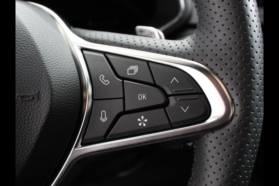 Renault Captur 1.3 TCe Techno 160pk automaat DEMO ! Climate control Adaptieve cruise control Camera Parkeersensoren LED Verwarmde voorstoelen Stuurverwarming Navigatie Apple Carplay Android Auto Keyless