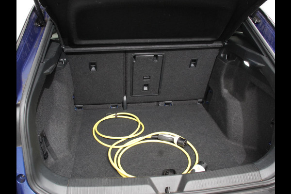 Volkswagen ID.4 Business 77 kWh SOH 83% Leder Navigatie 19" Lichtmetalen Velgen Apple Carplay/Android Auto Climate Control Warmtepomp Stoelverwarming Led Parkeer sensoren