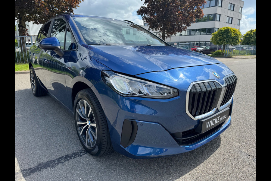 BMW 220i Active Tourer Automaat Led Camera Leder Navigatie