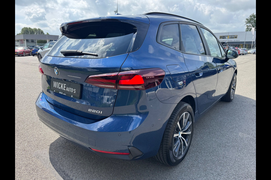 BMW 220i Active Tourer Automaat Led Camera Leder Navigatie