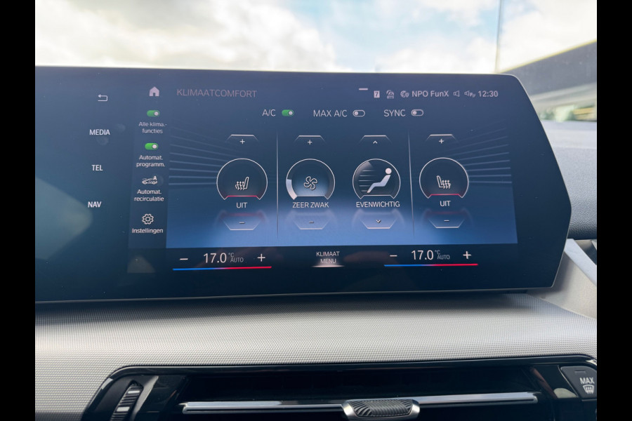 BMW 220i Active Tourer Automaat Led Camera Leder Navigatie