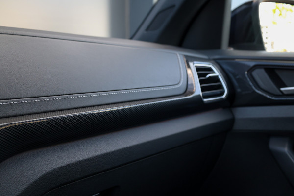 Volkswagen T-Cross 1.0 TSI R-Line | BTW | ACC | BLACK STYLE | LED | ACHTERUITRIJCAMERA | CLIMA | CARPLAY |