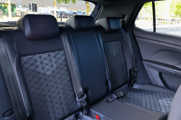 Volkswagen T-Cross 1.0 TSI R-Line | BTW | ACC | BLACK STYLE | LED | ACHTERUITRIJCAMERA | CLIMA | CARPLAY |