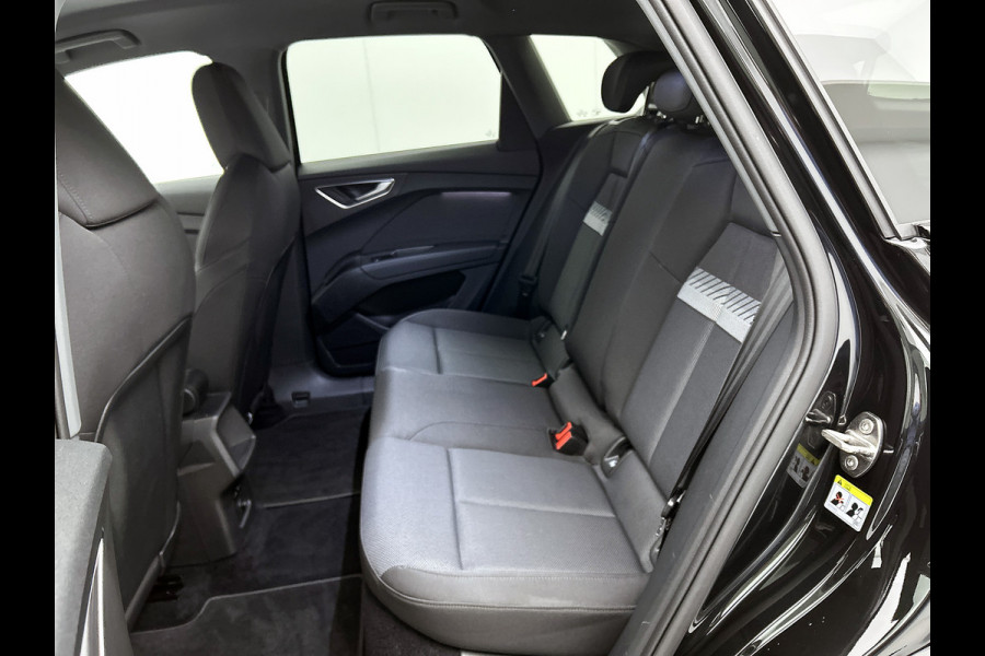 Audi Q4 e-tron 40e Advanced edition 150KW / 77 kWh / Trekhaak / Matrix-Led / Lmv 19"/ Apple Carplay / Cruise-ctr. / Apk 07-2027