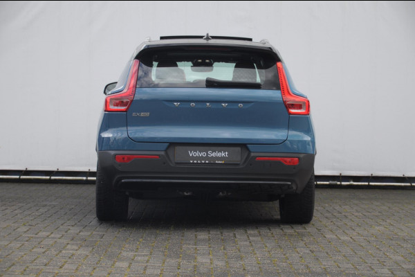 Volvo EX40 Single Ex. Range Ultra 82 kWh / Panorama schuif-kanteldak / 360 Camera / Harman Kardon / Trekhaak / Stuur- en stoelverwarming / Adaptive Cruise / Elektrische best.stoel met geheugen